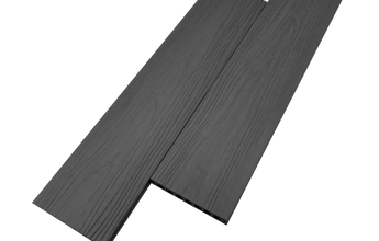 Террасные доски SinoDeck Panno из ДПК цвета Темно-серый, расположенные вместе.